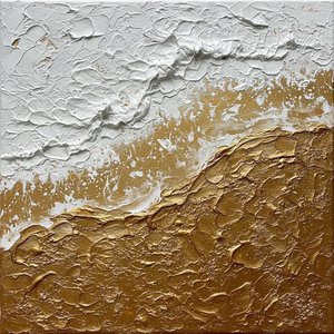 Gilded Surge: A Monumental Study Of Sculptural White And Metallic Gold Motion — David Moreau